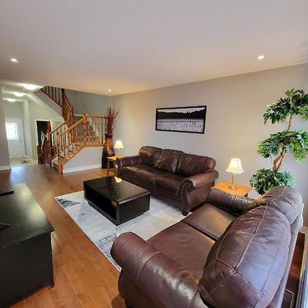 Cozy 3 Bedroom Town House 20 Min From Ottawa Down Town And Airport Экстерьер фото