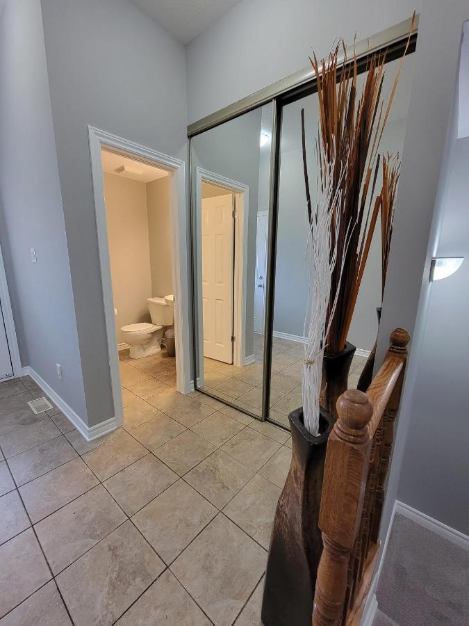 Cozy 3 Bedroom Town House 20 Min From Ottawa Down Town And Airport Экстерьер фото