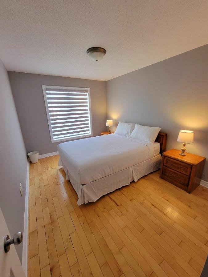 Cozy 3 Bedroom Town House 20 Min From Ottawa Down Town And Airport Экстерьер фото